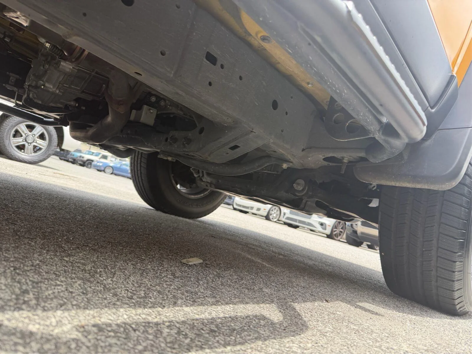 Used 2007 White/Sun Fusion Toyota BASE image 6