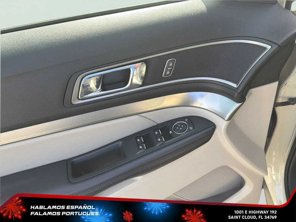 Used 2018 Beige Ford XLT image 11