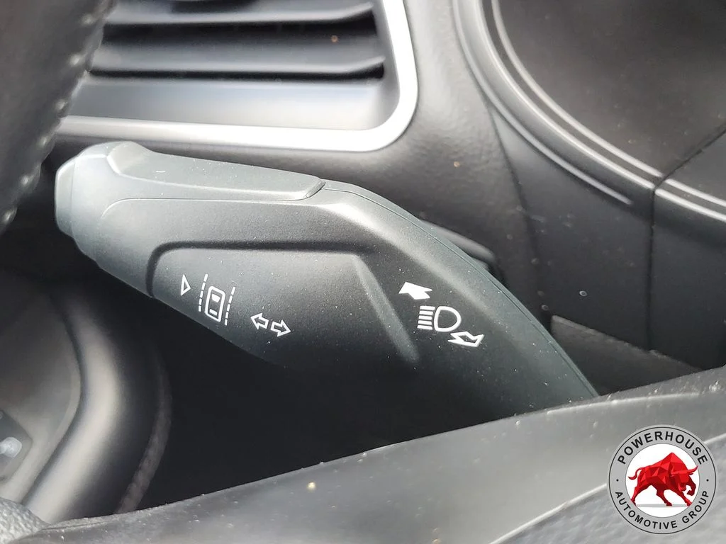 Used 2024 Gray Ford SEL image 30