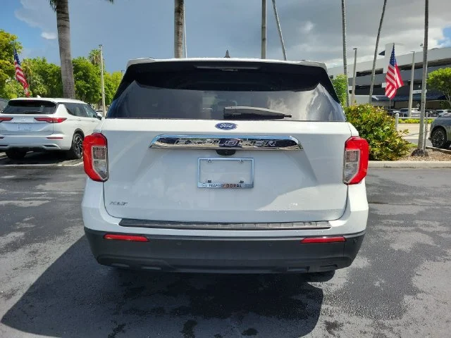 Used 2021 White Ford XLT image 5