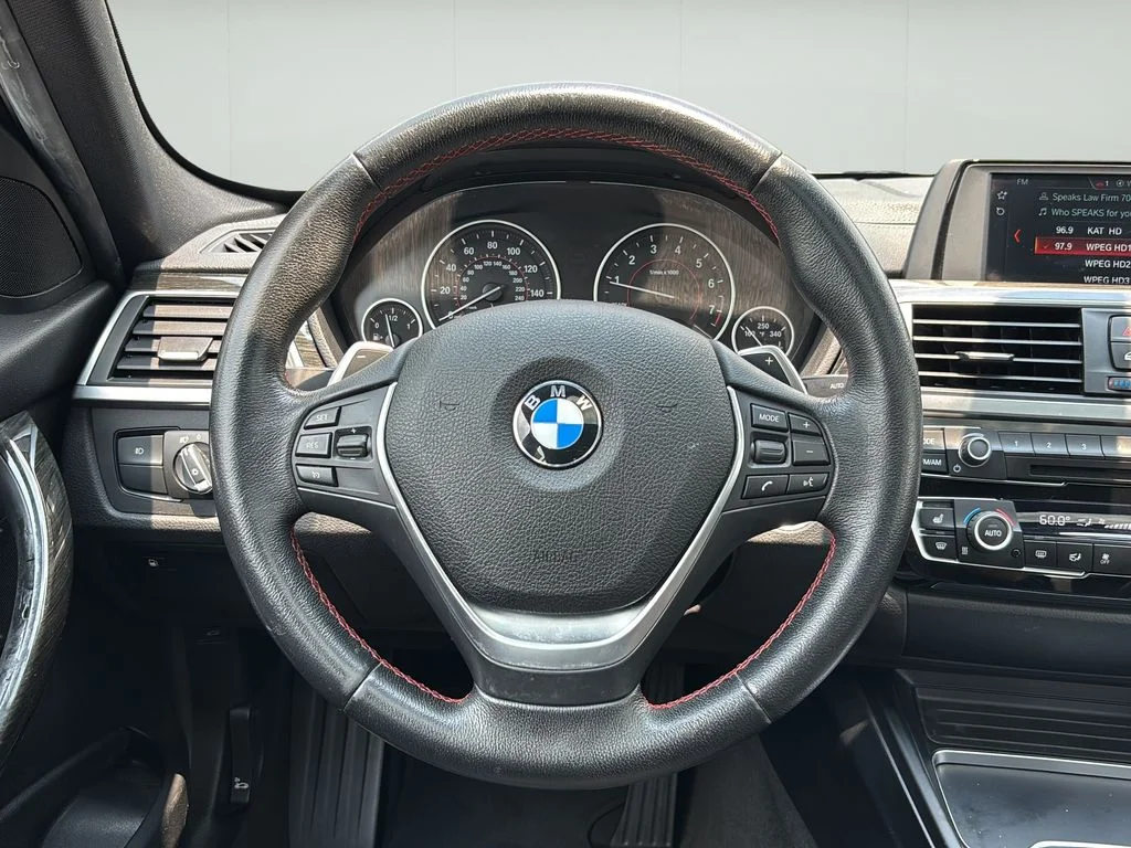 Used 2018 Alpine White BMW 330e iPerformance image 21