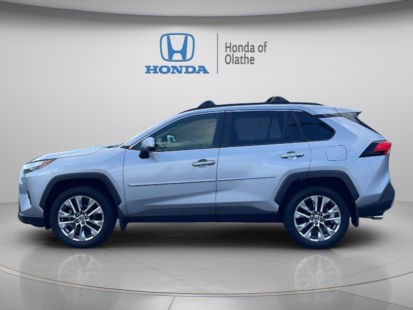 2023 Toyota RAV4 Limited - Photo 6