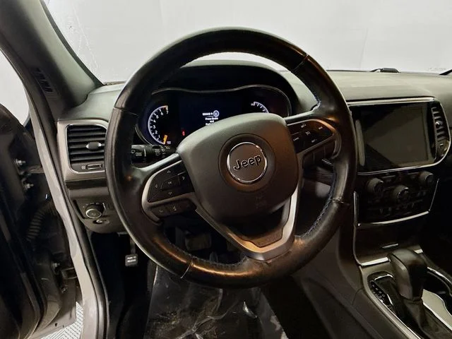 Used 2020 Gray Jeep Laredo image 11