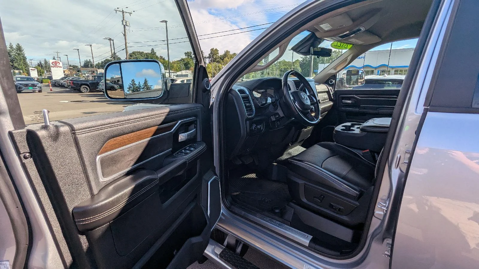 2022 RAM Ram 3500 Pickup Laramie - Photo 15