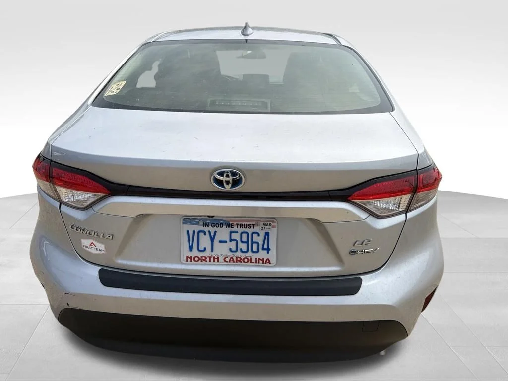 Used 2025 Silver Toyota LE image 5