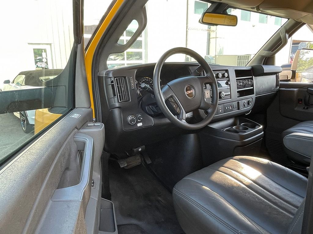 Used 2021 All normally body colored non-sheet metal parts will be flat Black. GMC CUTWAY image 20