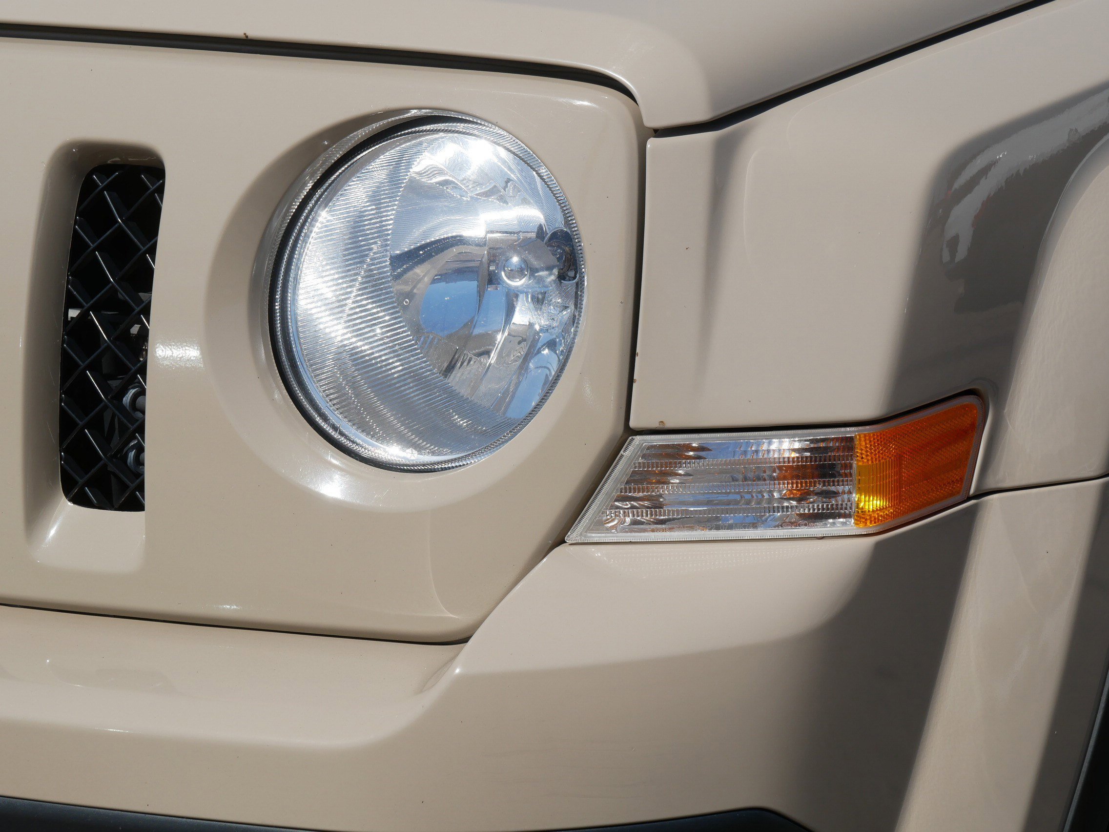 Used 2017 Mojave Sand Clearcoat Jeep Latitude image 16