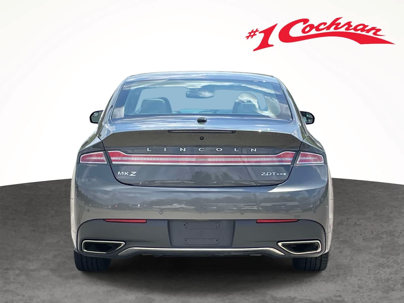Used 2017 Magnetic Gray Metallic Lincoln Premiere image 7