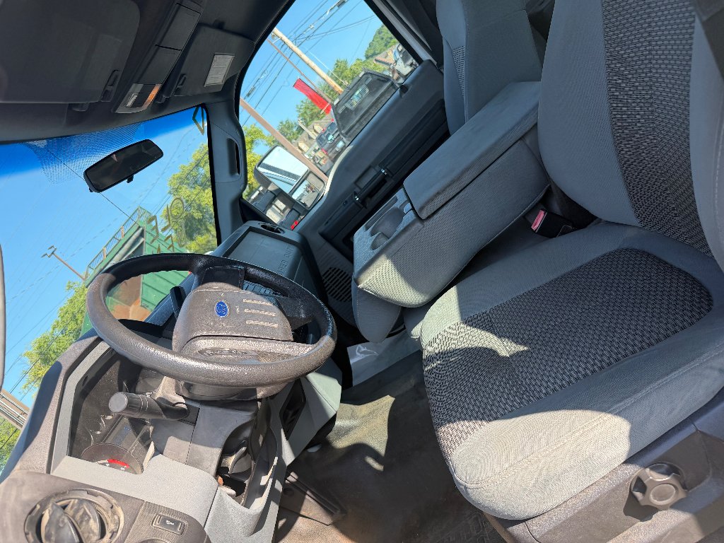 Used 2014 Oxford White Ford XL image 5