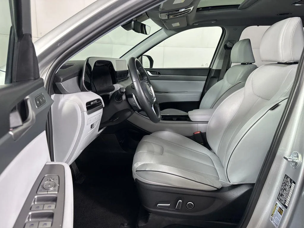 Used 2023 Silver Hyundai SEL image 26