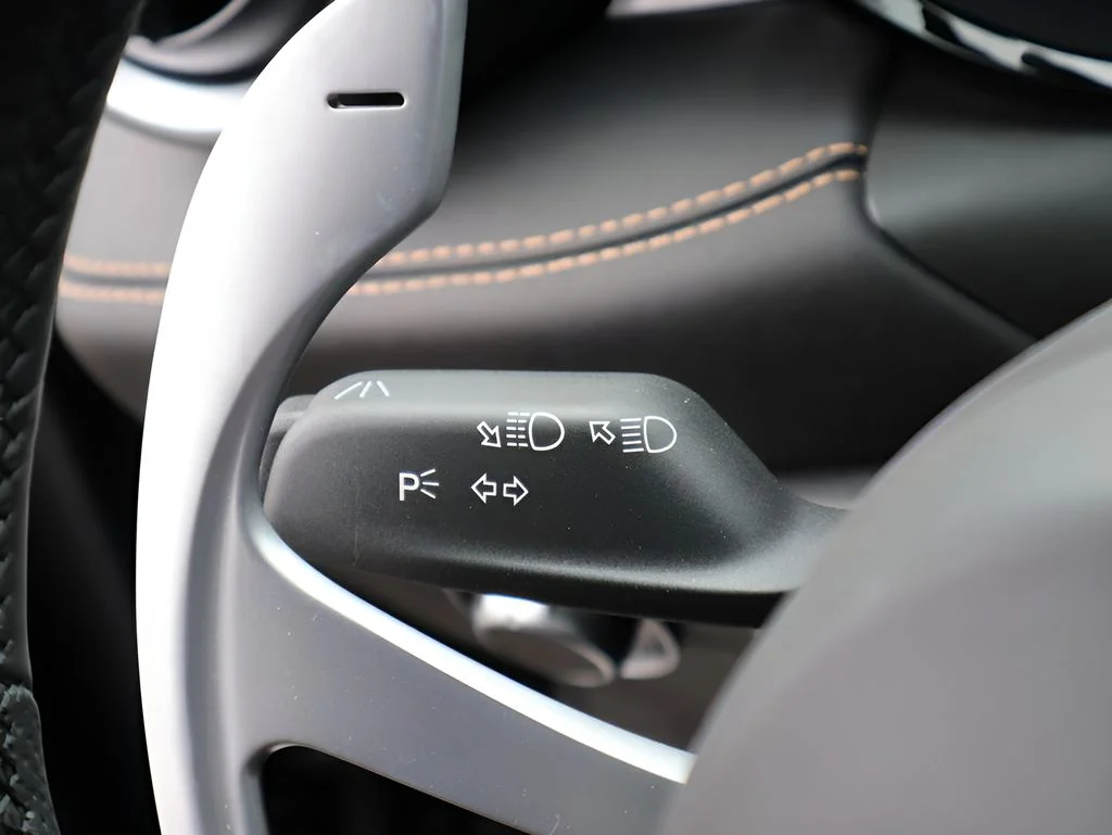 New 2025 Alfa Black Alfa Romeo Base image 36