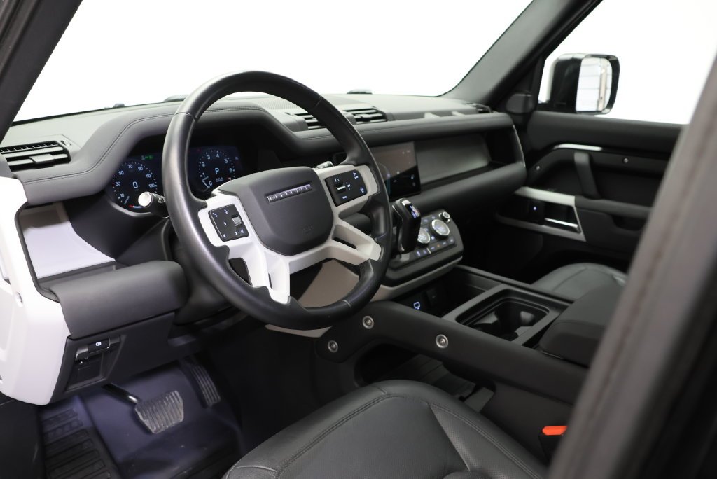 Used 2023 Santorini Black Metallic Land Rover S image 29