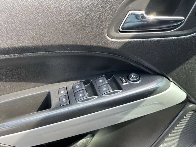Used 2018 White Chevrolet LT image 17