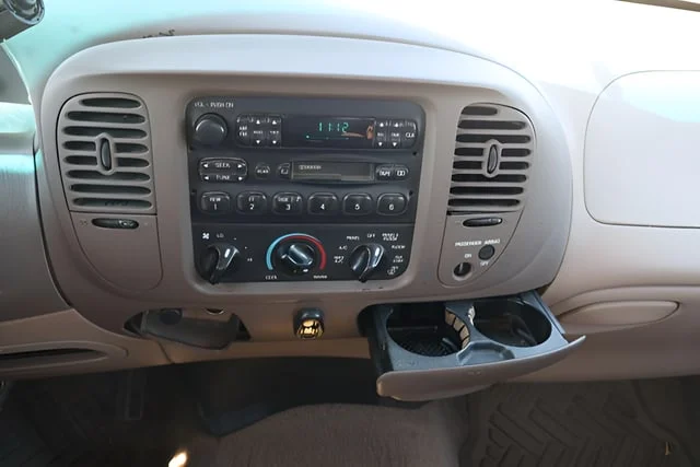 Used 1997 Champagne Ford Lariat image 19