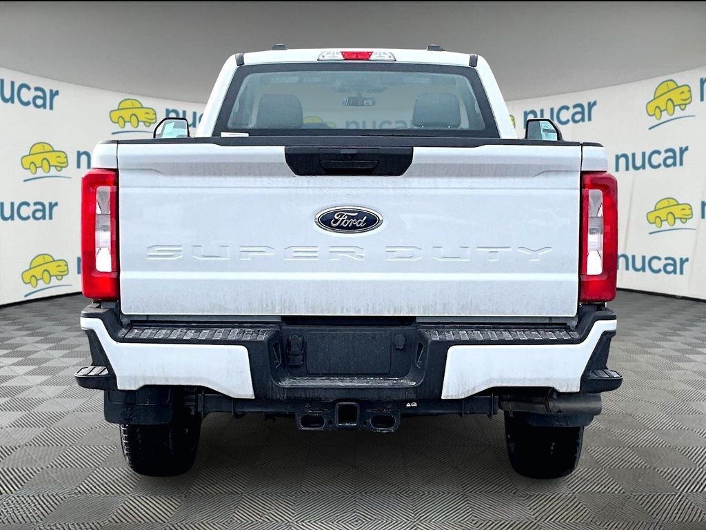 New 2026 Oxford White Ford XL image 5