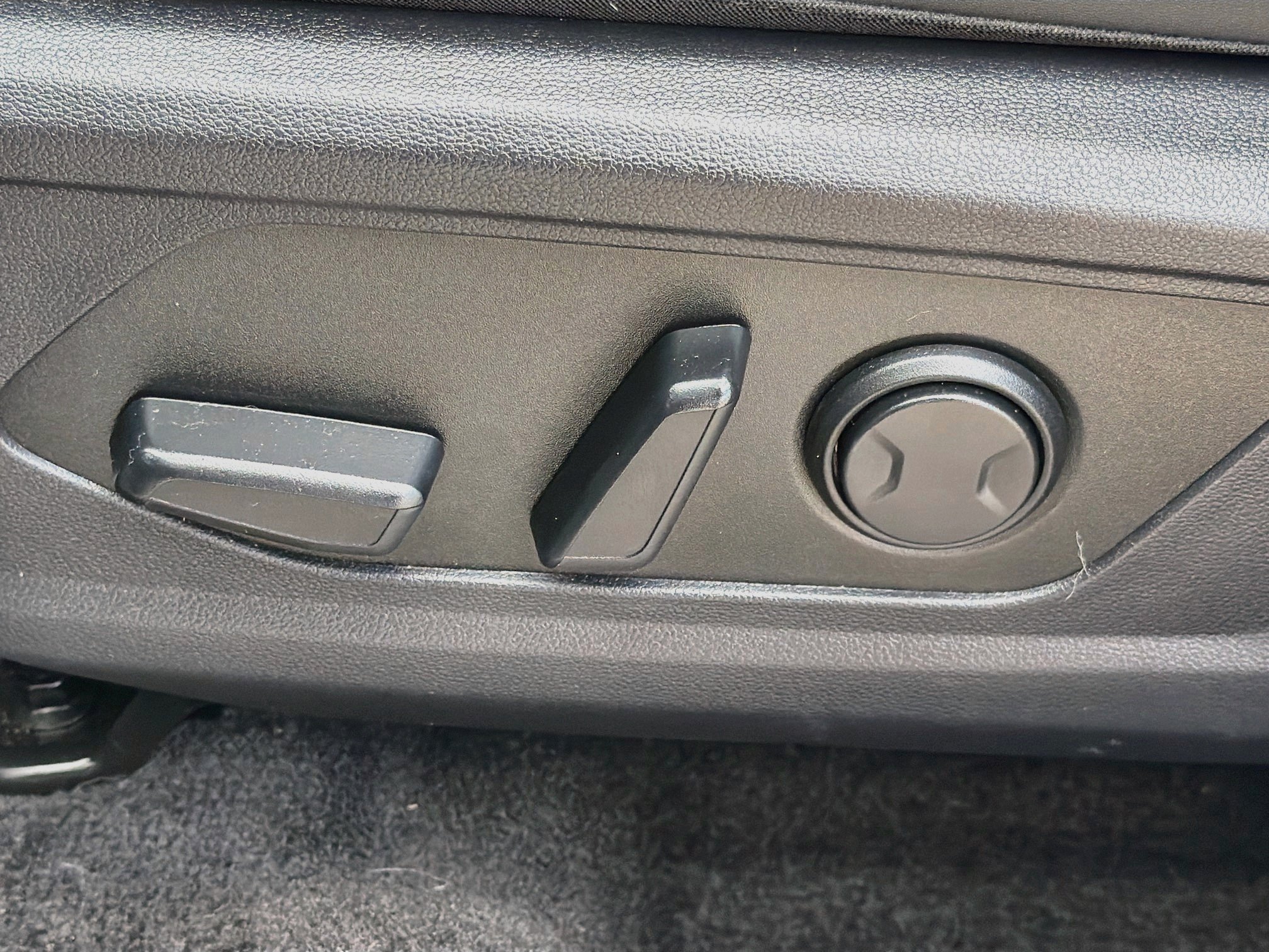 Used 2025 Ash Black Hyundai SEL Convenience image 25