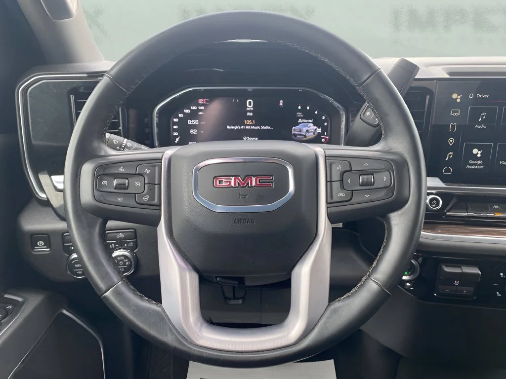 Used 2025 Onyx Black GMC Elevation image 12