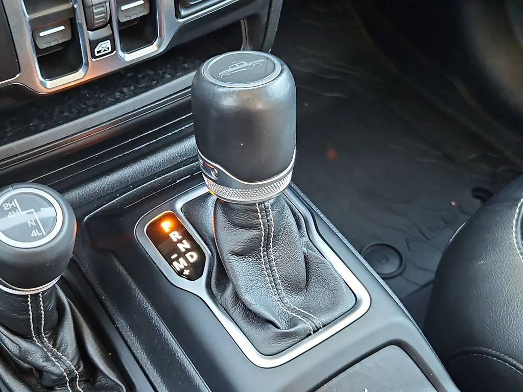 Used 2021 Sting-Gray Clearcoat Jeep Overland image 20