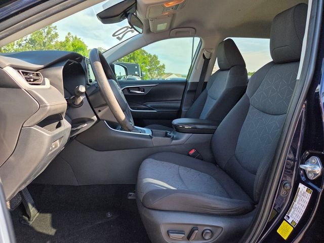Used 2020  Toyota XLE image 9