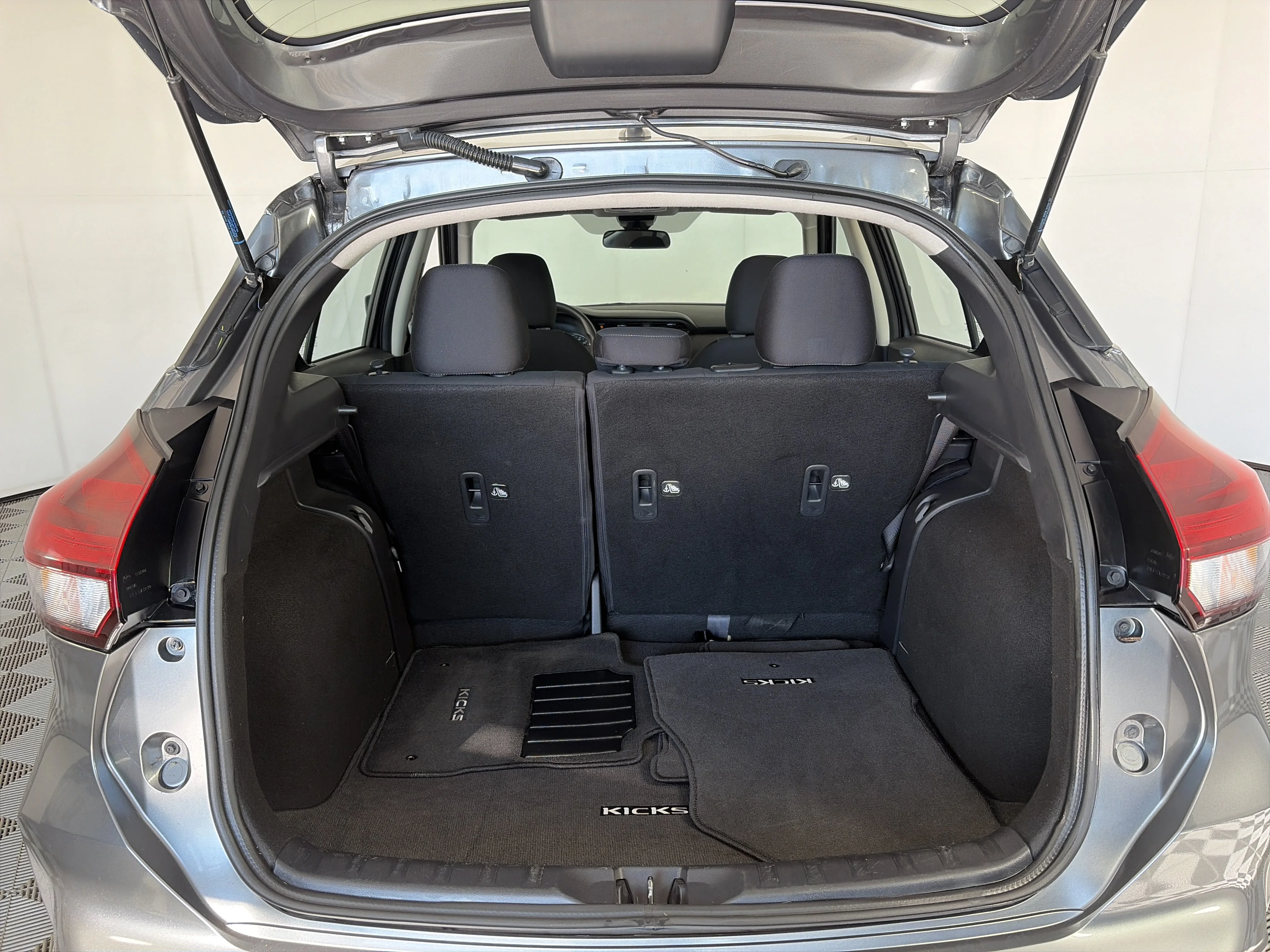 Used 2023 Gun Metallic Nissan SV image 16
