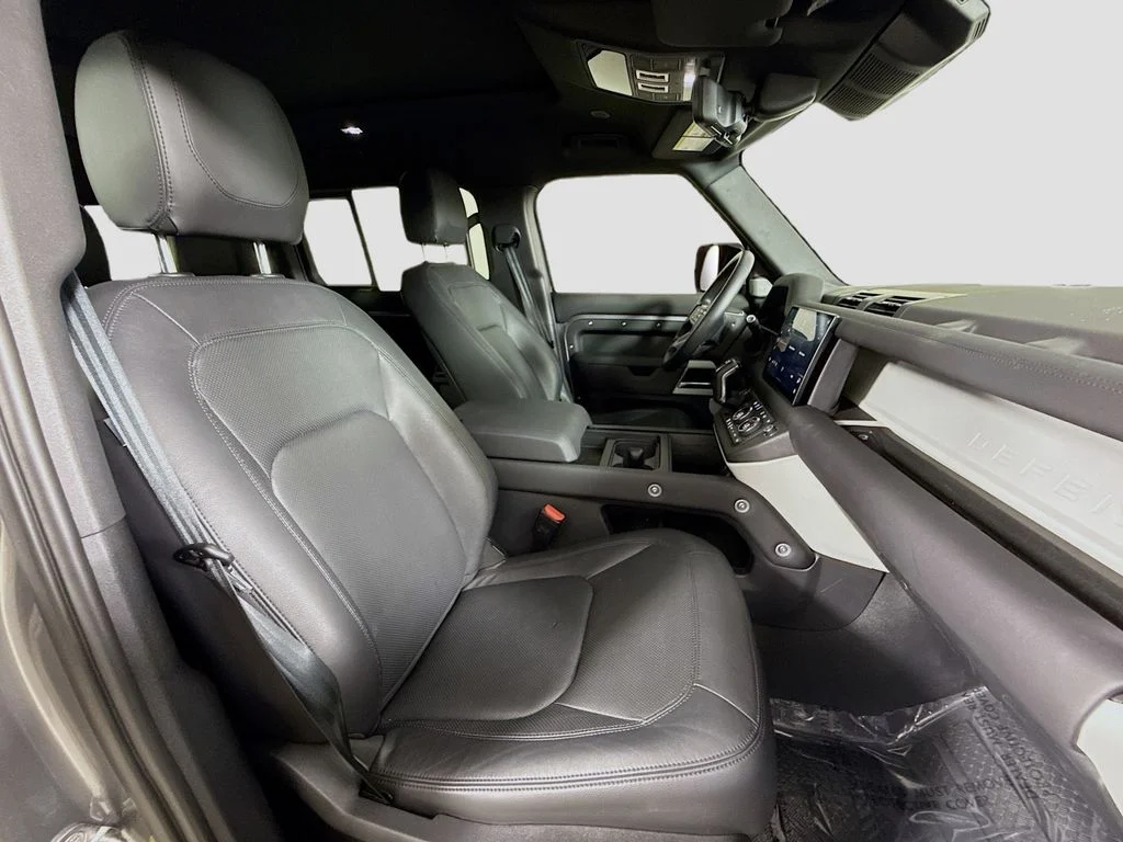 Used 2024 Gray Land Rover S image 30