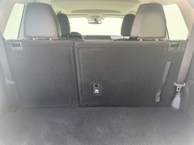 Certified Used 2023  Toyota Platinum image 32