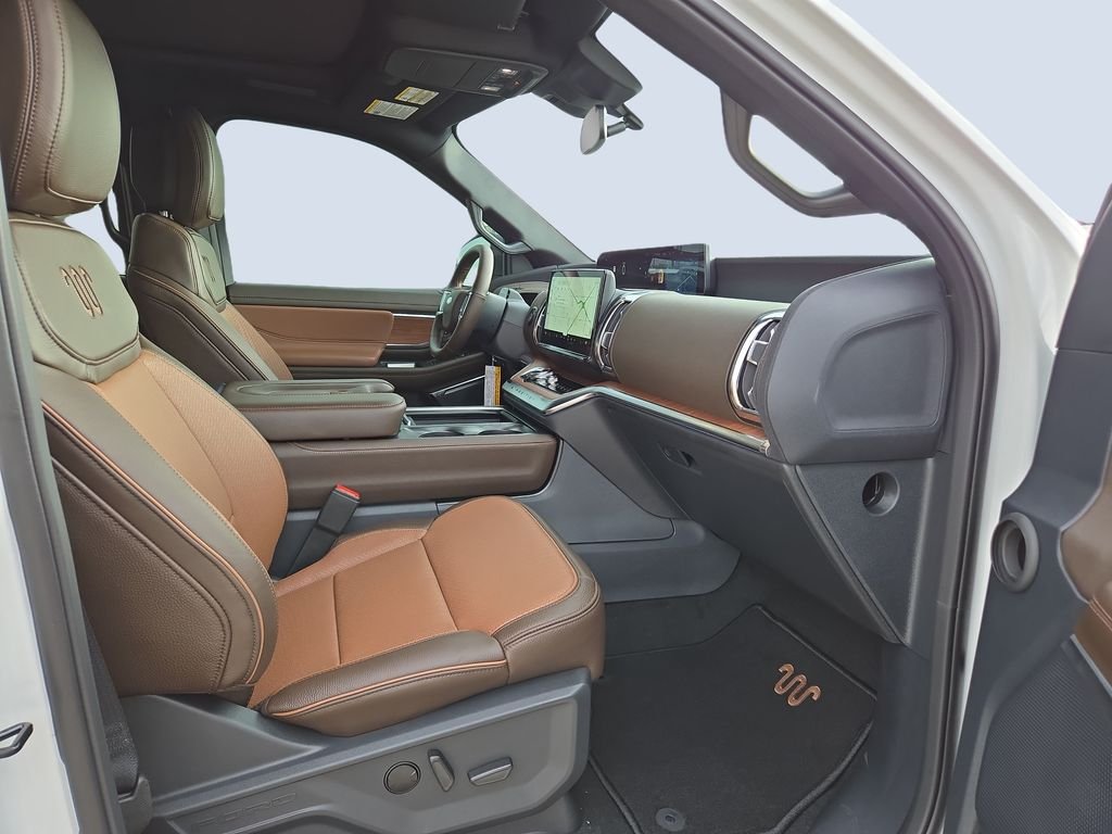 Used 2026 Oxford White Clearcoat Ford King Ranch image 29