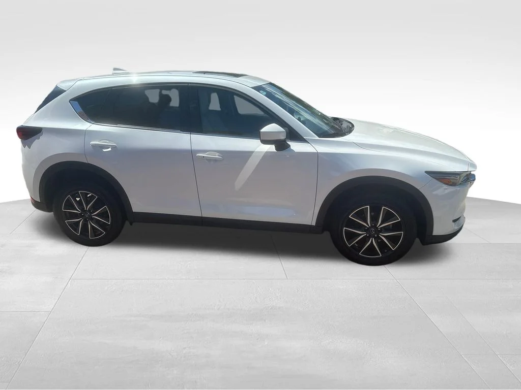 Used 2017 White Mazda Grand Touring image 29