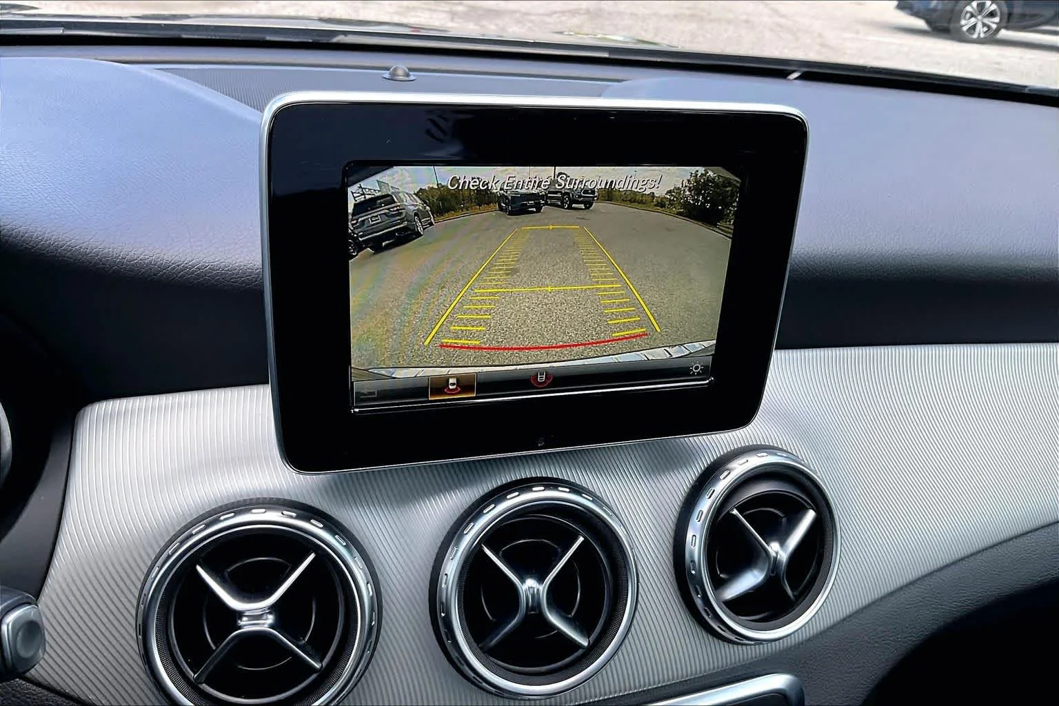 Used 2017 Night Black Mercedes-Benz GLA 250 image 27