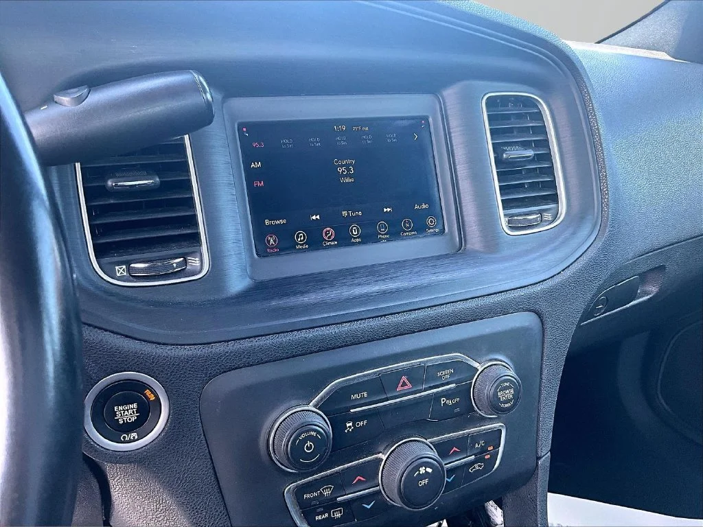 Used 2020 Blue Dodge Police image 6