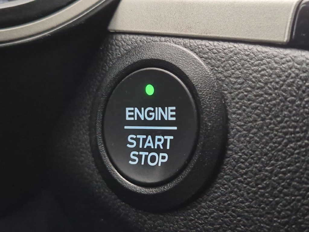 Used 2022 Gray Ford SEL image 16