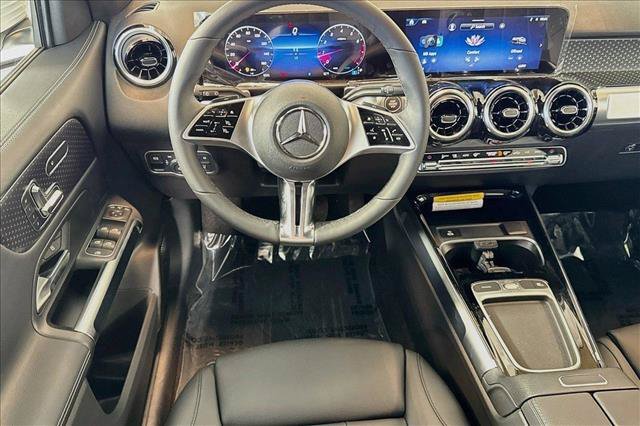 New 2026 Polar White Mercedes-Benz GLB 250 image 48