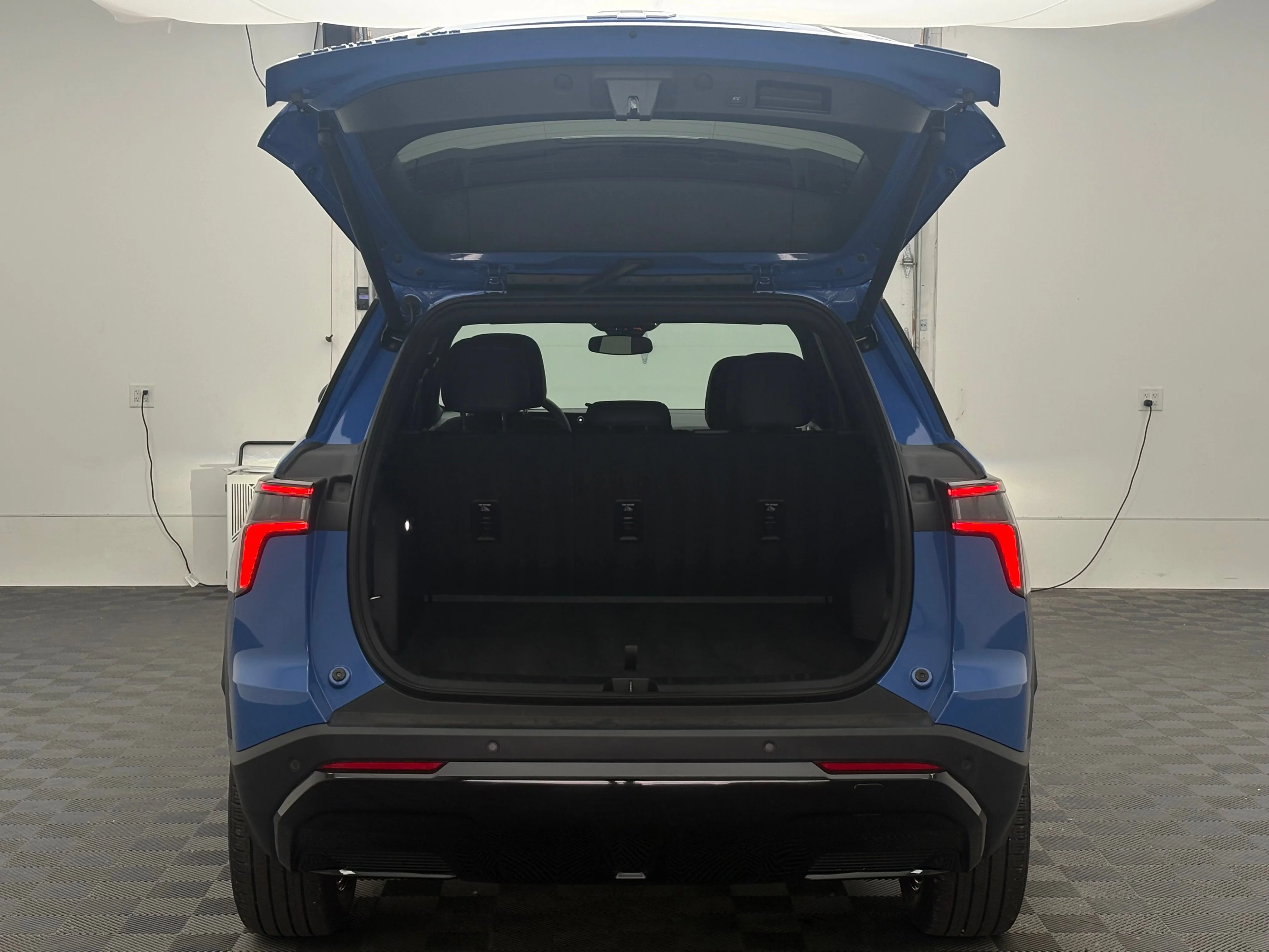 Used 2025 Reef Blue Metallic Chevrolet RS image 8