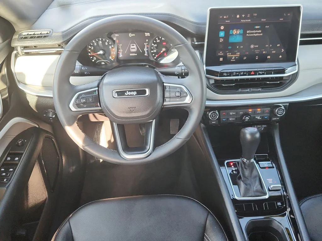 Used 2025 White Jeep Limited image 10