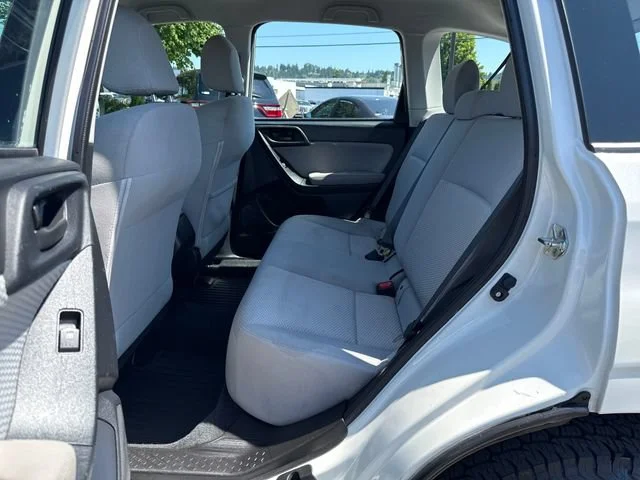 Used 2018 Crystal White Pearl Subaru 2.5i image 14