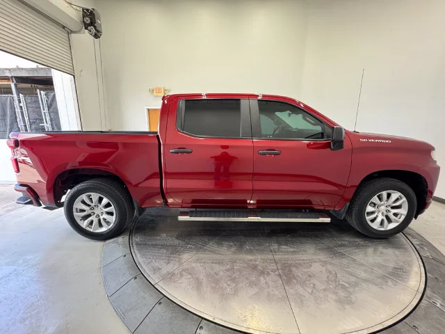 Used 2021 Cherry Red Tintcoat Chevrolet Custom image 15