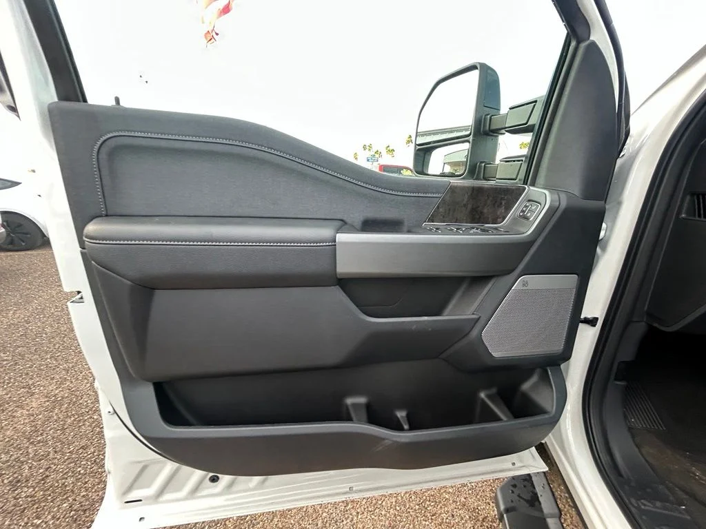 New 2026 Star White Metallic Tri-Coat Ford F-250® Lariat® image 20
