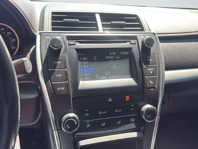 Used 2016 Red Toyota SE image 19