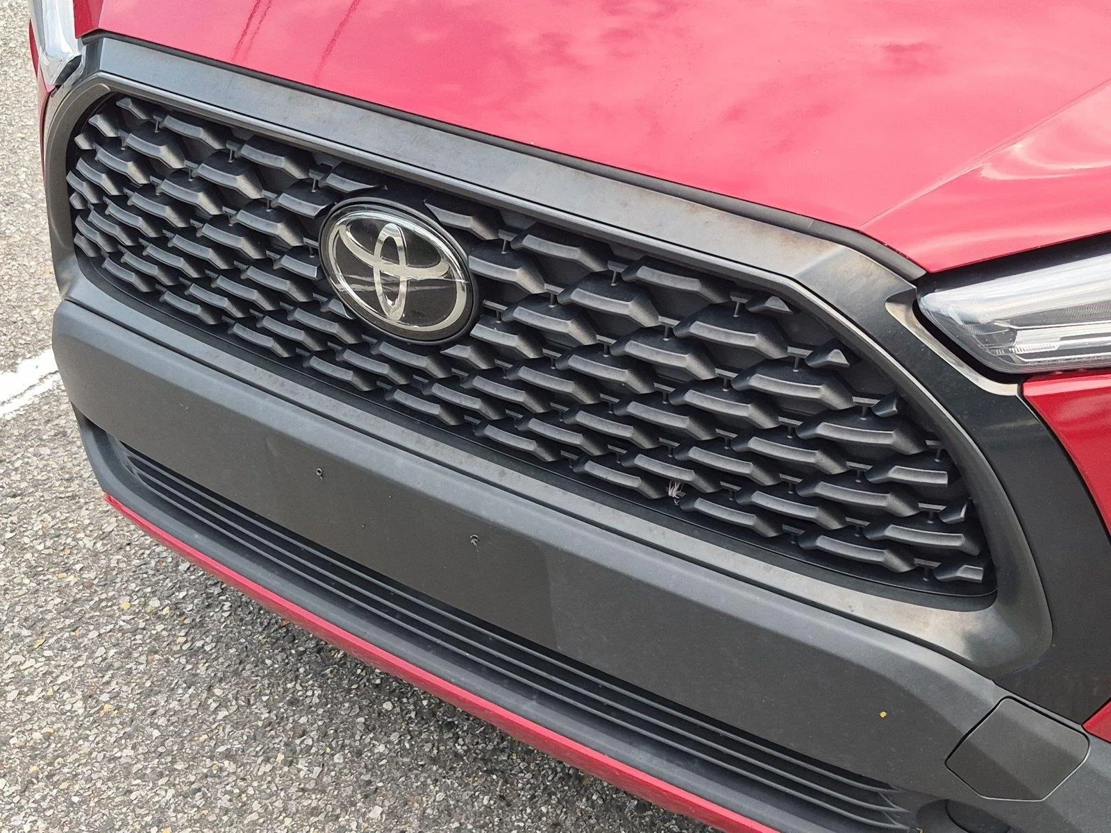 Used 2022 Barcelona Red Metallic Toyota LE image 14