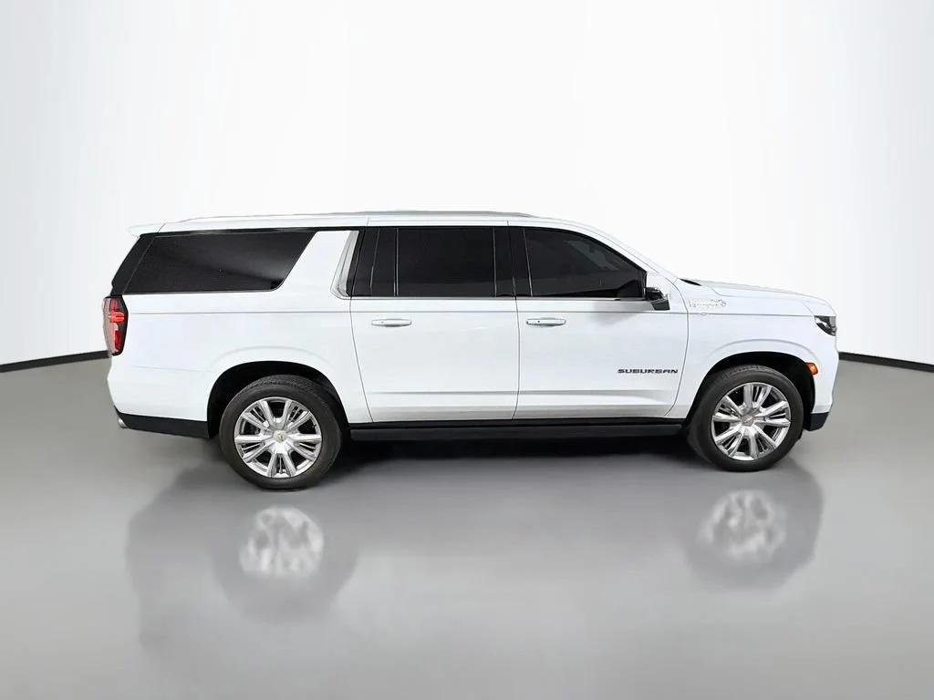 Used 2021 Summit White Chevrolet High Country image 5