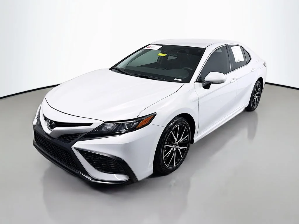 Used 2023 Ice Edge Toyota SE image 3