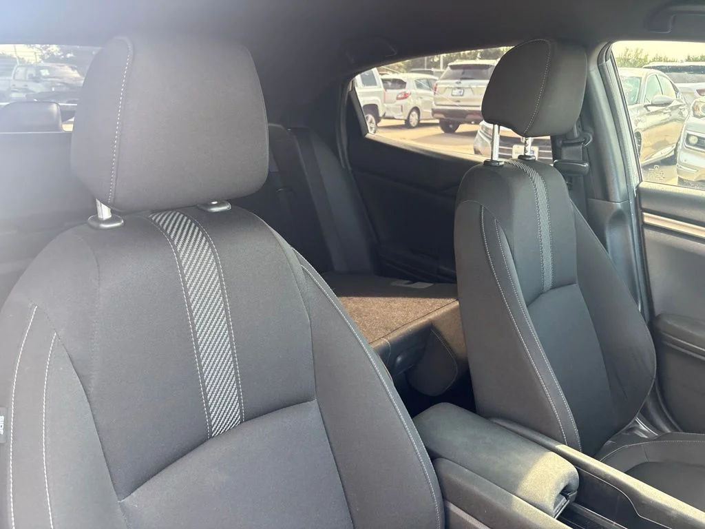 Used 2018 Silver Honda LX image 31