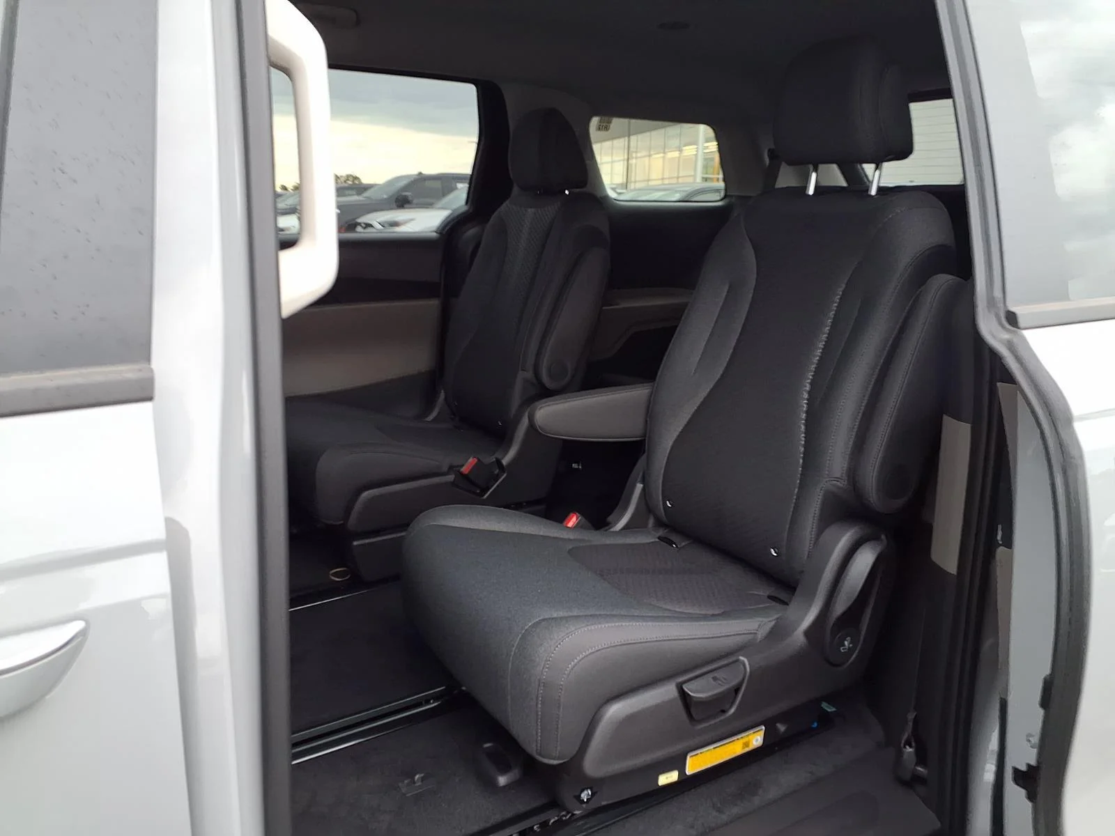 New 2027 Ceramic Silver Kia LX image 14