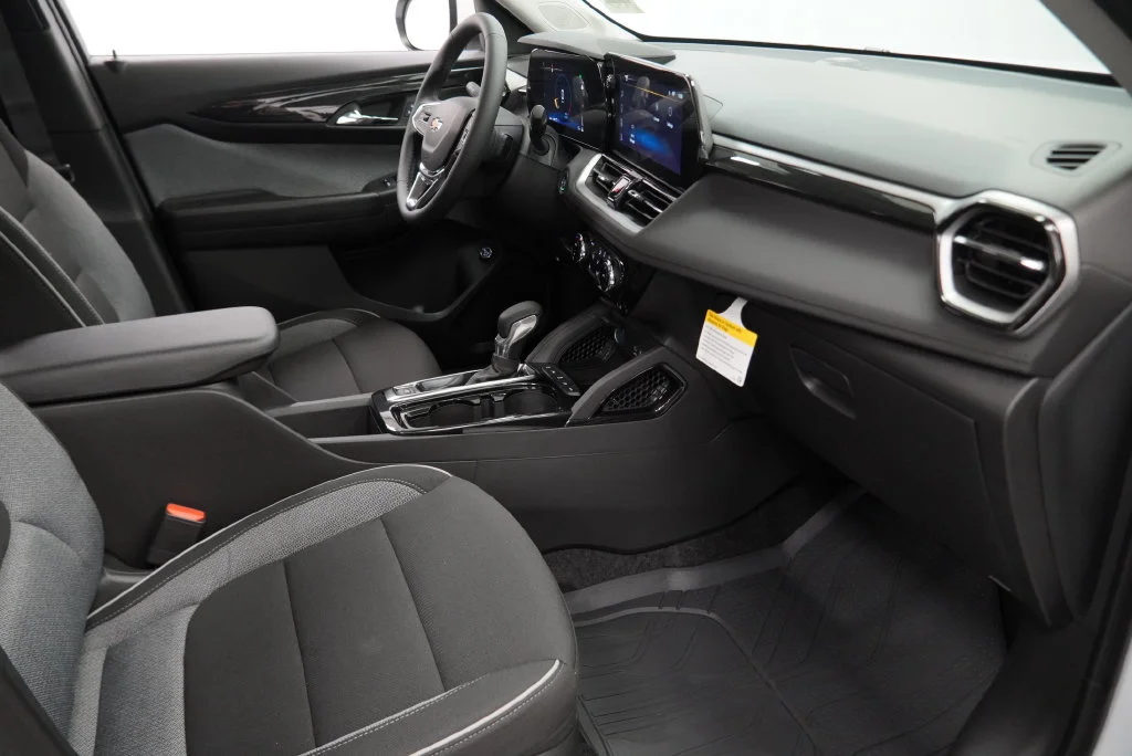 New 2026 Summit White Chevrolet LT image 37