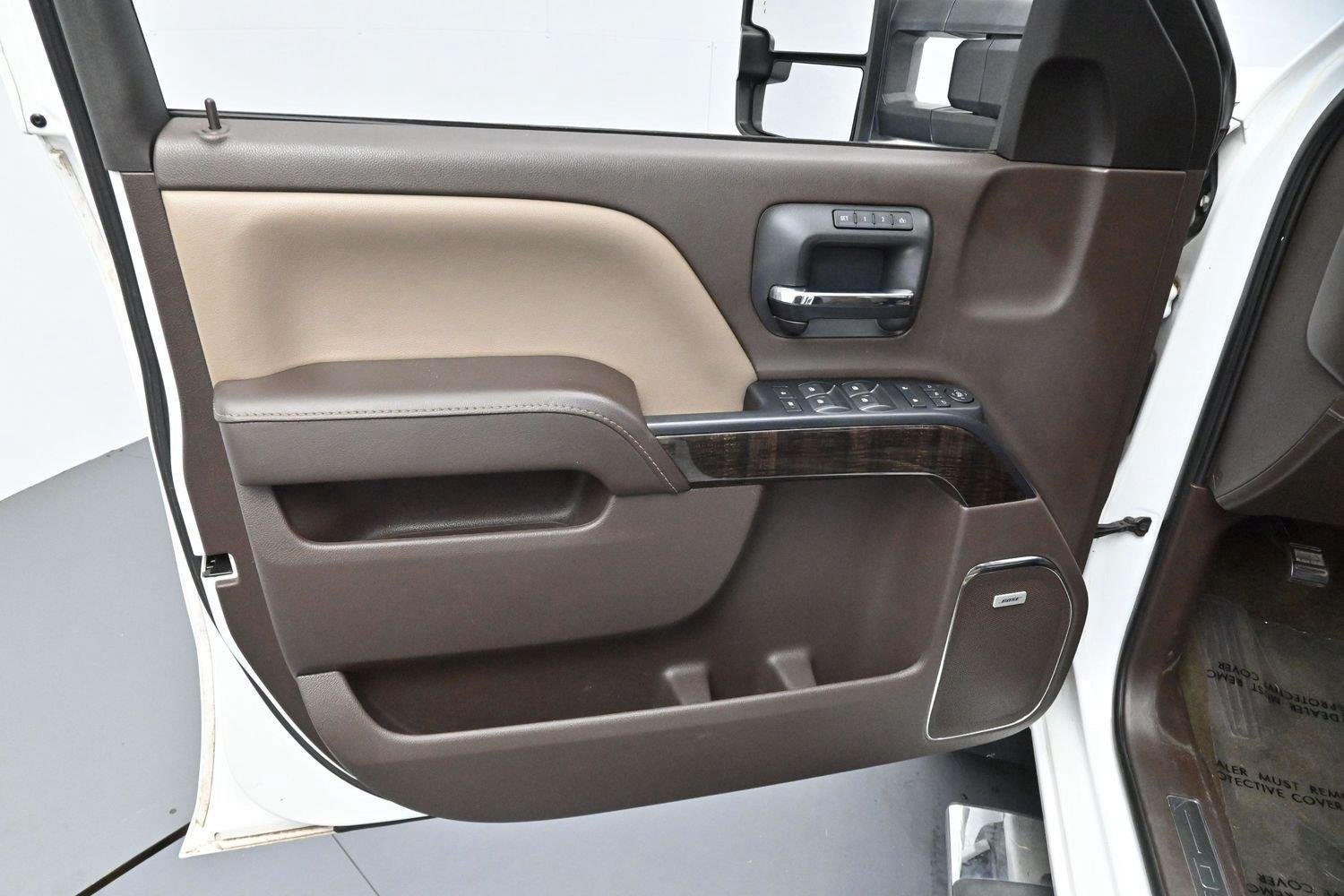Used 2016 Summit White GMC Denali image 9