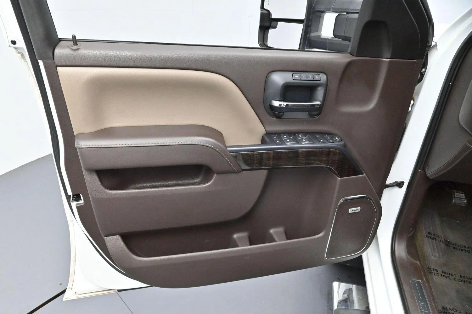 Used 2016 Summit White GMC Denali image 9