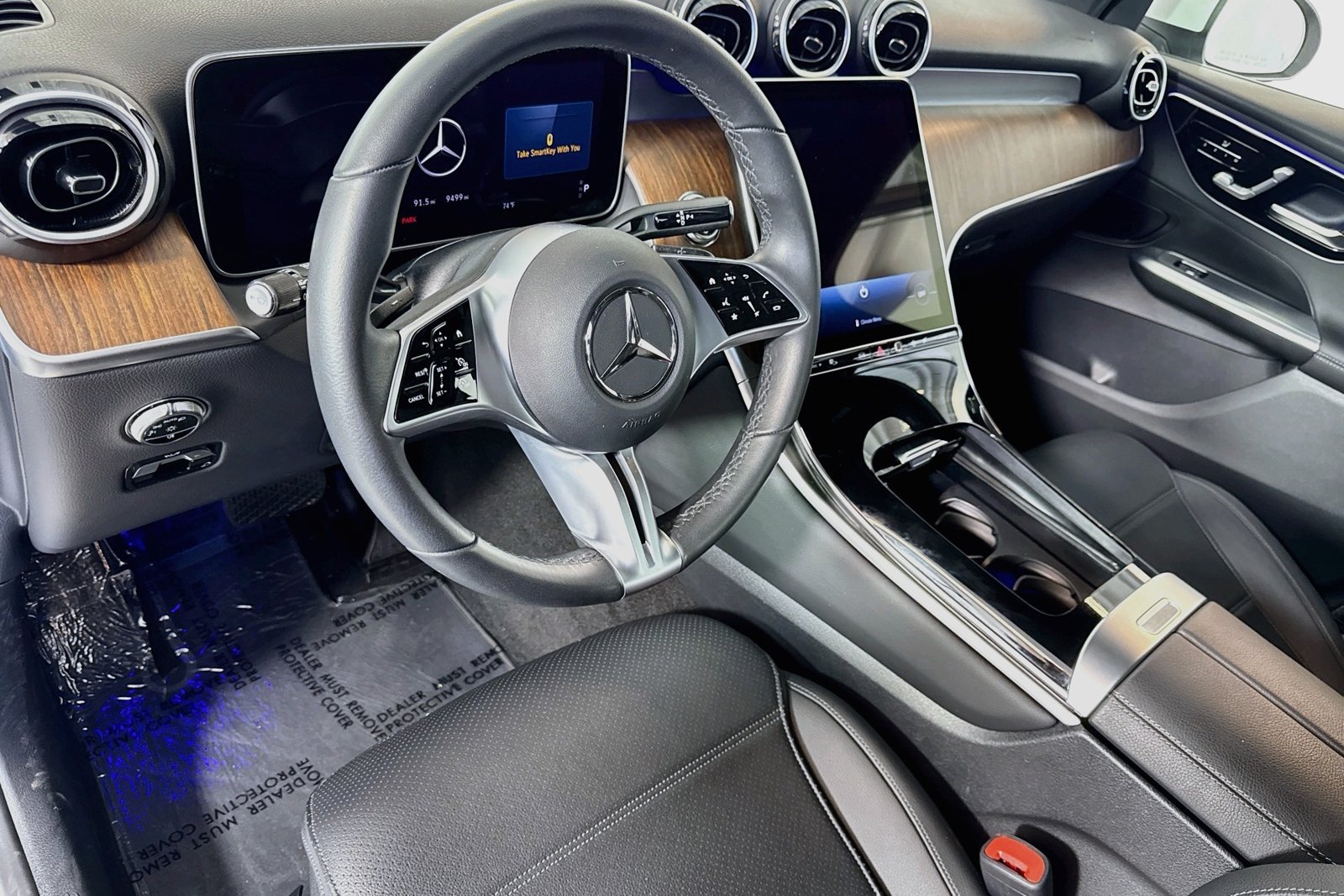 Certified Used 2026 Polar White Mercedes-Benz GLC 300 image 9