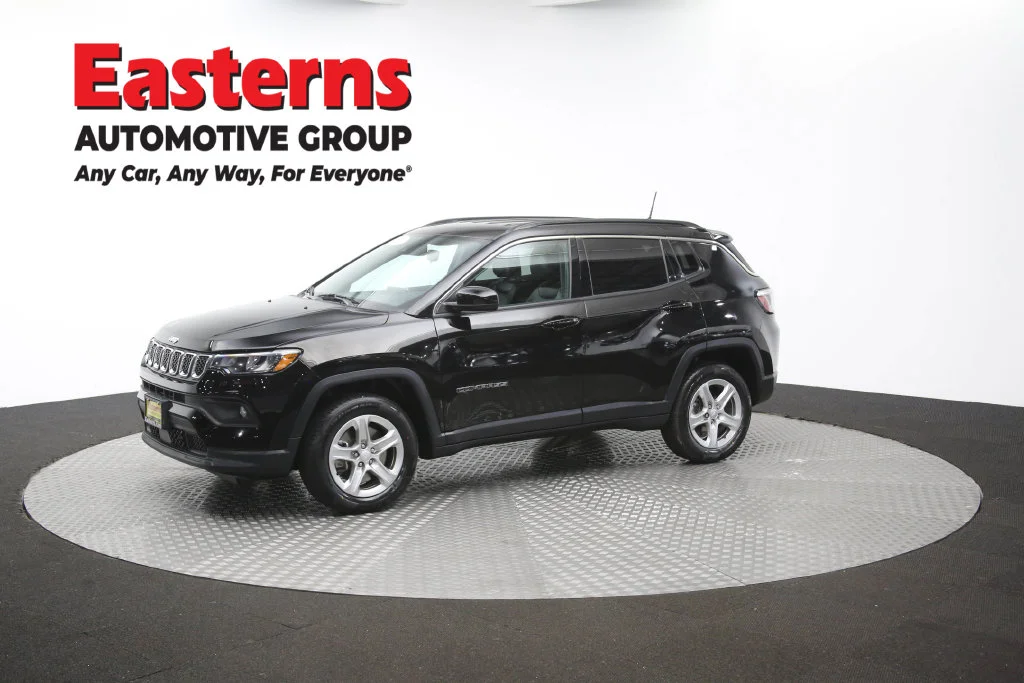Used 2023 Black Jeep Latitude image 61