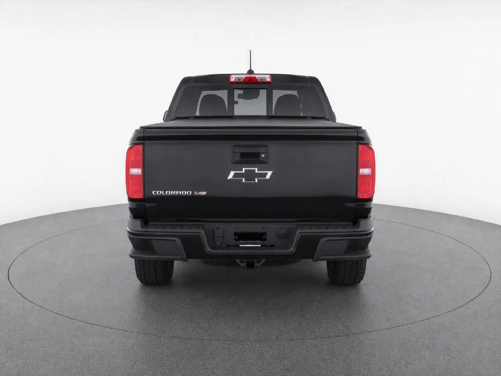 Used 2017 Black Chevrolet Z71 image 6