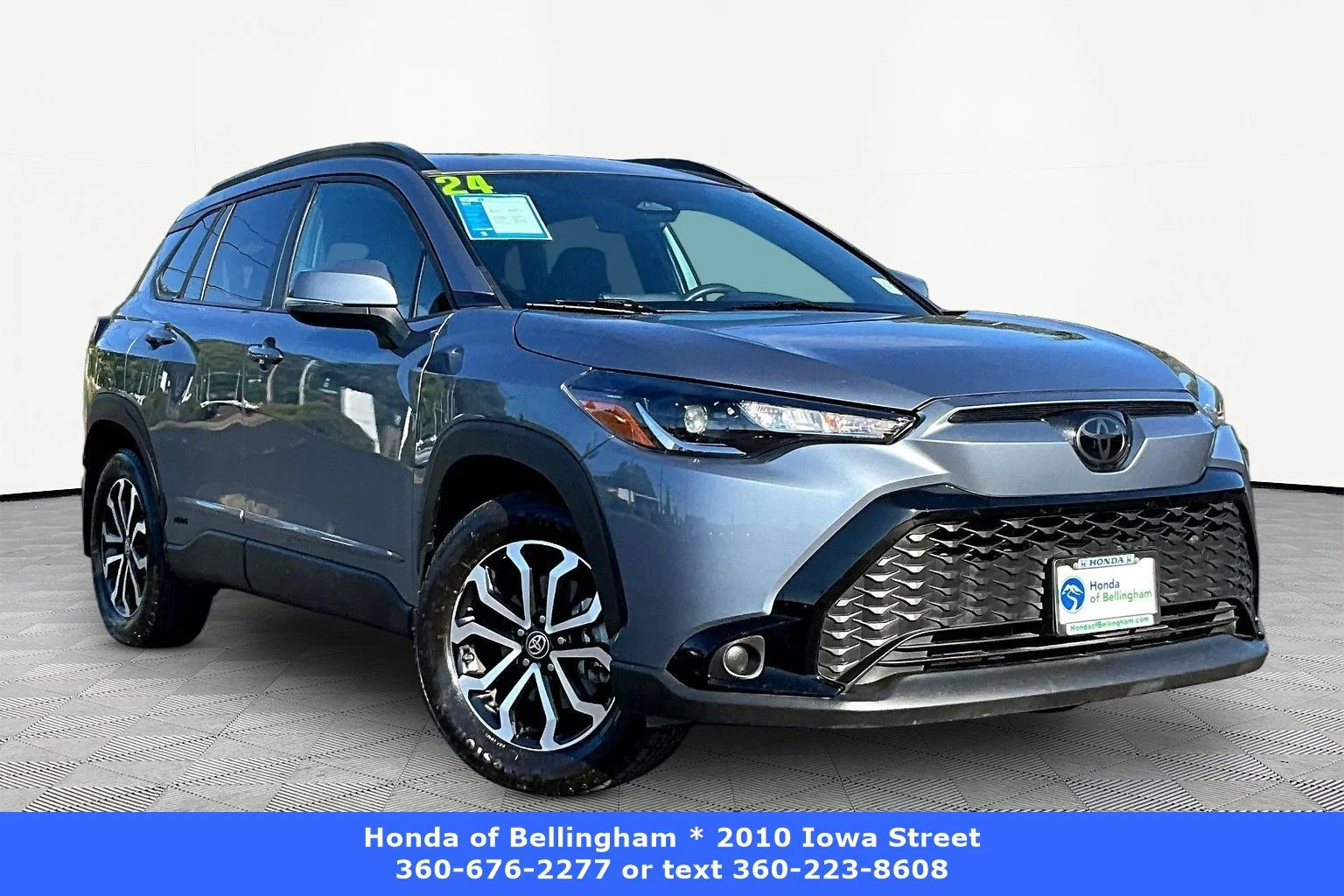 2024 Toyota Corolla Cross Hybrid SE AWD's photo